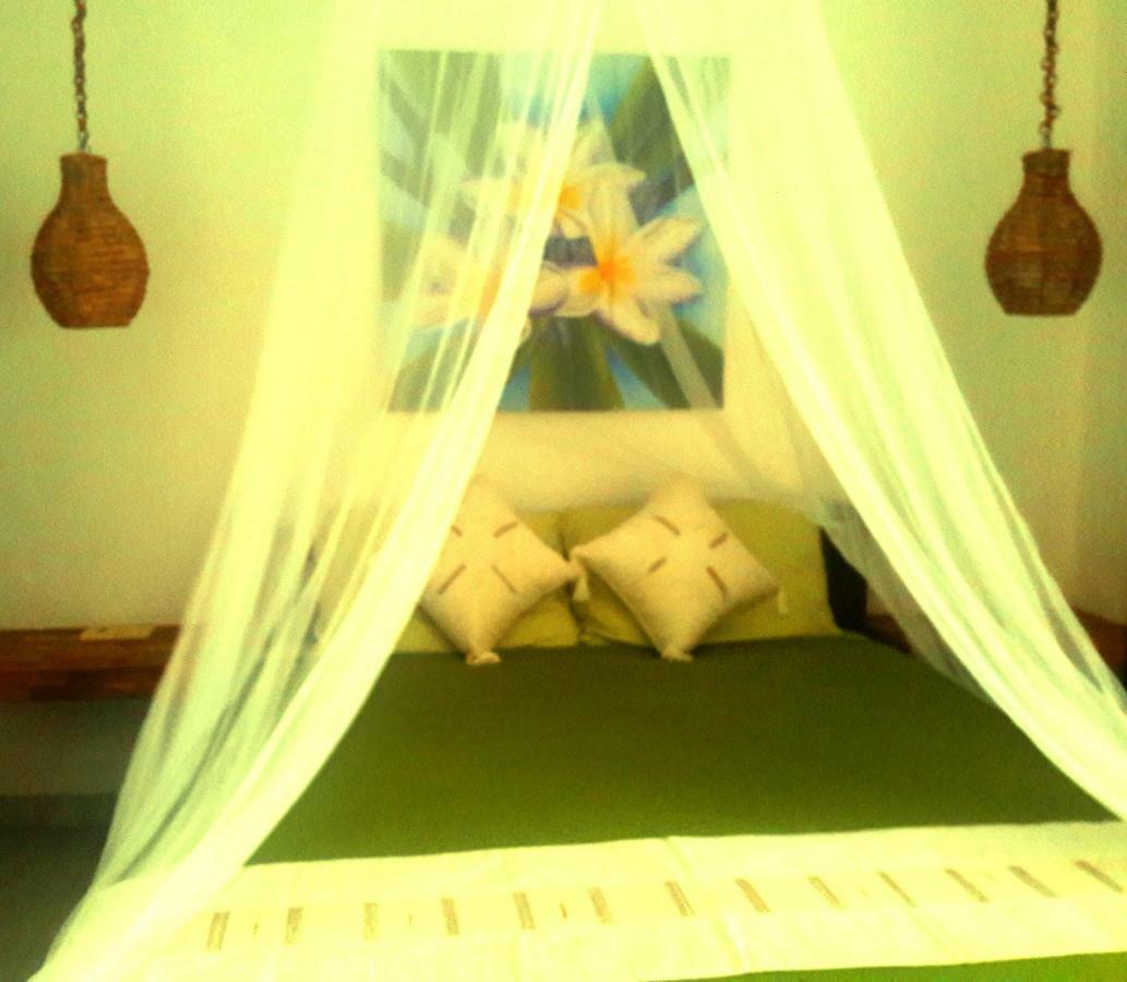 Hotel Cape Rose Gili Trawangan Exterior foto